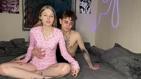 RoxyWave — modelo de webcam en línea en stripchat