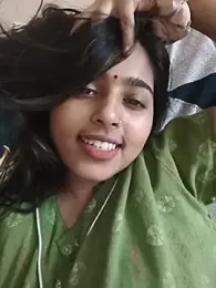 Cute-Simmi69 — modelo de webcam en línea en stripchat