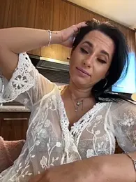 Hotmomcheckk_ — Stripchat stream photo (Jun 2026)