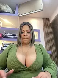 isabella_horney_ — Stripchat stream photo (May 2026)