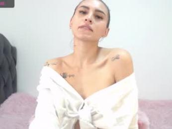 petite_linda — Chaturbate stream photo (Dec 2025)