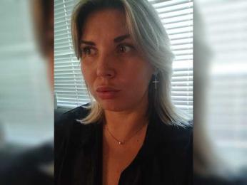 Dyia — modelo de webcam en línea en bongacams