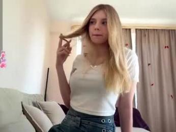 chloe_show — Chaturbate stream photo (Apr 2026)