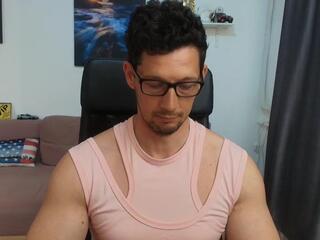 Brutus K — modelo de webcam en línea en flirt4free