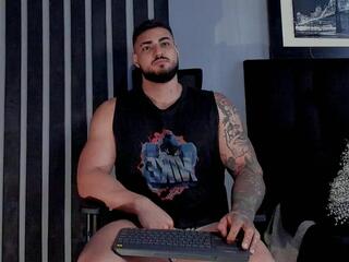Isac Konnor — modelo de webcam en línea en flirt4free