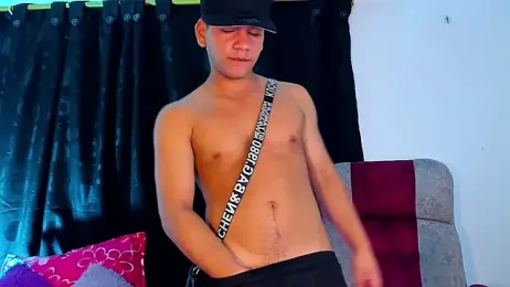 Aless_bigg — Stripchat stream photo (Apr 2026)