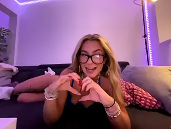 goddesemiiyy — Stripchat stream photo (Dec 2025)