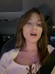 -AngelAri- — Stripchat stream photo (Mar 2026)