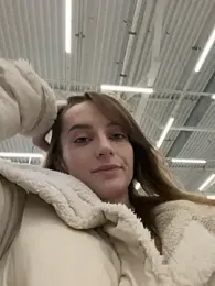 -AngelAri- — Stripchat stream photo (Mar 2026)