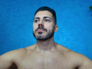 Cutler Q — modelo de webcam en línea en flirt4free