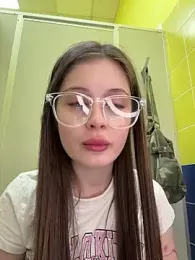 mmelicious — modelo de webcam en línea en stripchat