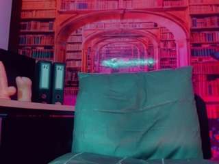 emeli-roushot — Camsoda stream photo (Aug 2026)