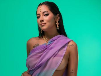 AnoukChopra — modelo de webcam en línea en livejasmin