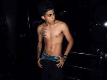 AdamBrowns — modelo de webcam en línea en livejasmin