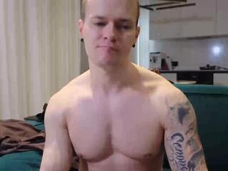 Pashka X — modelo de webcam en línea en flirt4free