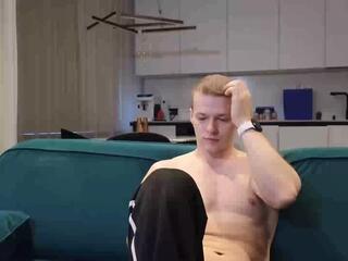 Pashka X — modelo de webcam en línea en flirt4free