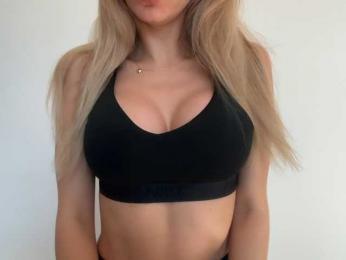 pinabellaa — Bongacams stream photo (Mar 2026)