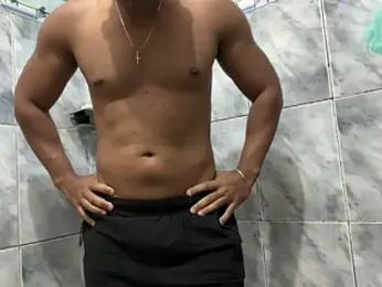 SeuPretoRaro — modelo de webcam en línea en stripchat