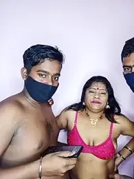 Mummy-beta — Stripchat stream photo (Feb 2025)