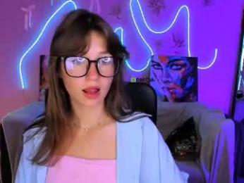 helli_belli — Chaturbate stream photo (Aug 2026)