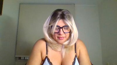 LadySuMilf — Cam4 stream photo (Aug 2026)