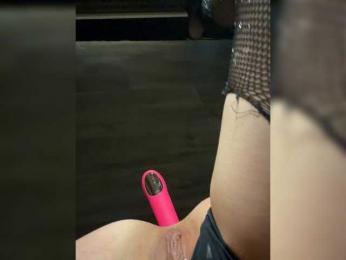 CUMshotik23 — modelo de webcam en línea en bongacams