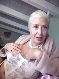 divinaerotica — Stripchat stream photo (Apr 2026)