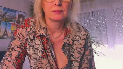 VanessaLUX — Cam4 stream photo (Apr 2026)