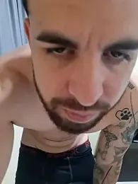 Cubanotatuado — Stripchat stream photo (Apr 2026)