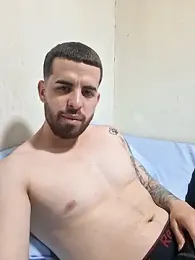 Cubanotatuado — Stripchat stream photo (Apr 2026)