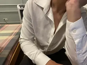 17Komodo — Stripchat stream photo (Jul 2026)