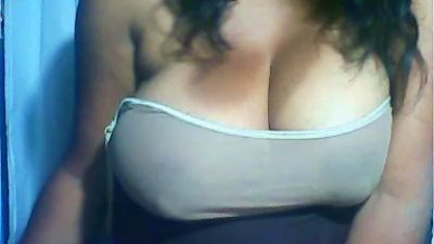 STARBIA — modelo de webcam en línea en cam4