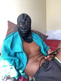 Gifttheskimaskboy014 — Stripchat stream photo (Apr 2026)