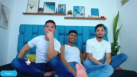 Interracial_Snow_Bunny — modelo de webcam en línea en stripchat