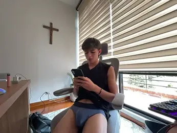 ItsJuanLuxxOficial — Stripchat stream photo (Jul 2026)