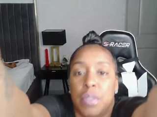 january-rose — modelo de webcam en línea en camsoda