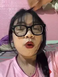 Leeeeiu — modelo de webcam en línea en stripchat