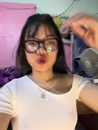 Leeeeiu — modelo de webcam en línea en stripchat