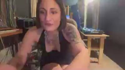EMA_95 — modelo de webcam en línea en cam4