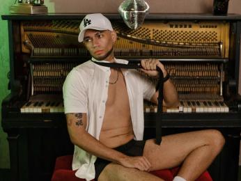DenielTaylor — modelo de webcam en línea en livejasmin
