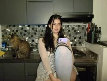 hollyshit_ — Chaturbate stream photo (Apr 2026)