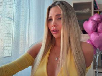 AlexaRays — modelo de webcam en línea en bongacams