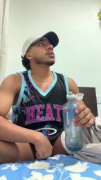 Elmoren08 — Cam4 stream photo (Feb 2026)