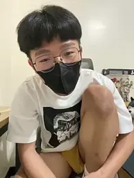 Allen111014 — modelo de webcam en línea en stripchat