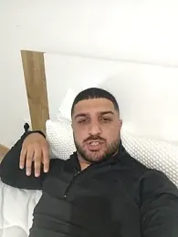 Mertozer01 — Stripchat stream photo (Apr 2026)