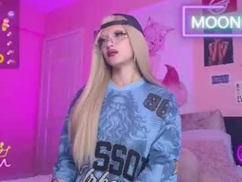 moonfiredance — modelo de webcam en línea en chaturbate