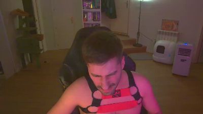 bigdickyoun1 — Cam4 stream photo (Feb 2026)