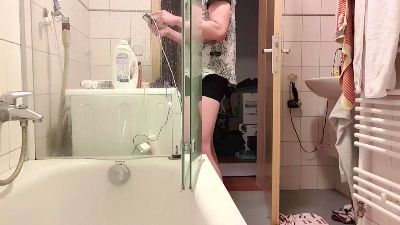 newbi93 — Cam4 stream photo (Apr 2026)