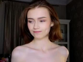 bluuemarine — modelo de webcam en línea en chaturbate