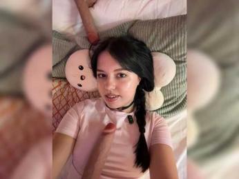 Businka13 — modelo de webcam en línea en bongacams